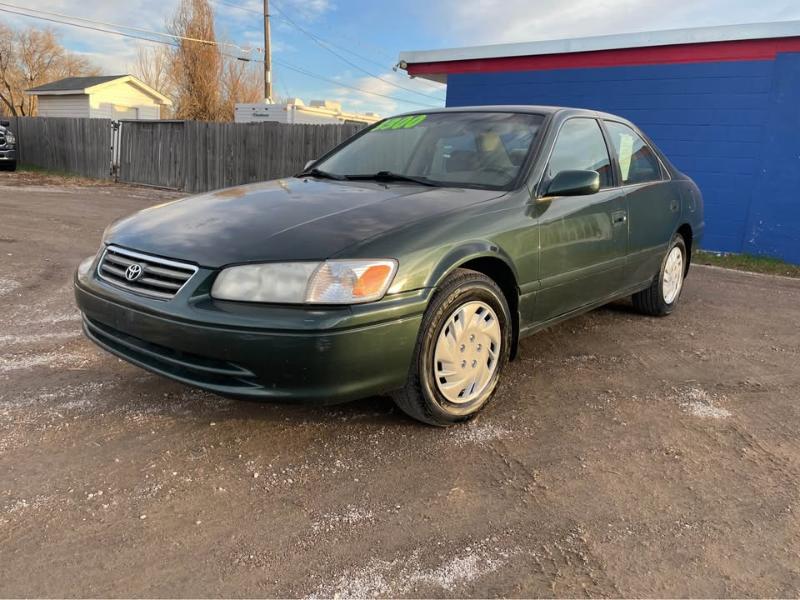 Toyota Camry CE 2000