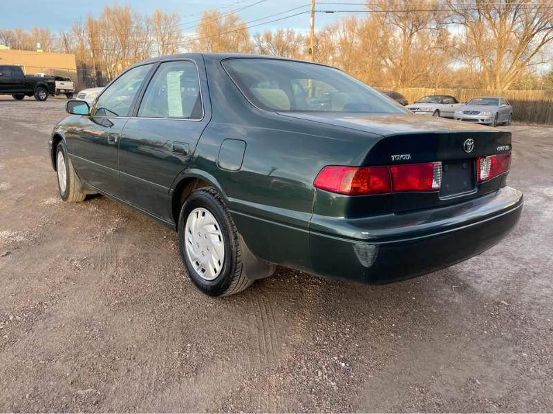 Toyota Camry CE 2000