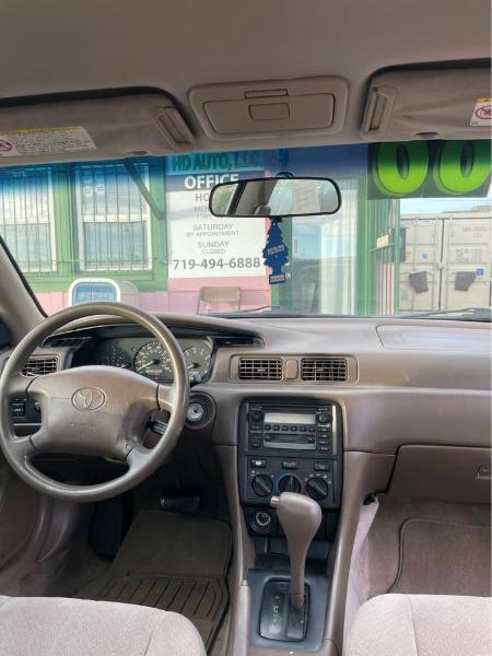 Toyota Camry CE 2000