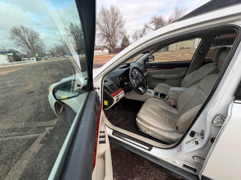 Subaru Outback 2.5i Limited 2011