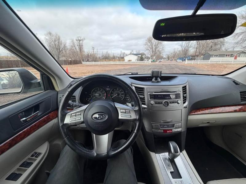 Subaru Outback 2.5i Limited 2011
