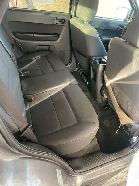 Ford Escape XLT 4WD 2012