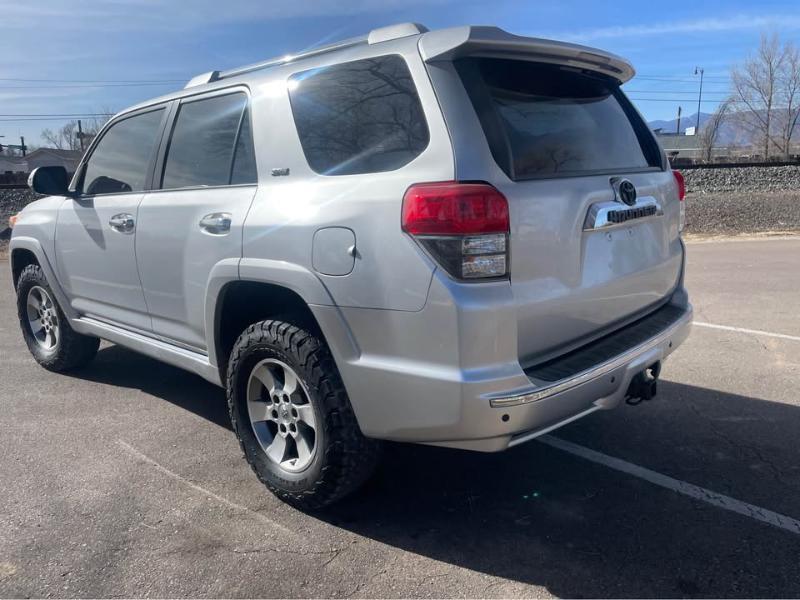 Toyota 4Runner SR5 4WD 2011