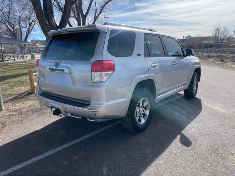 Toyota 4Runner SR5 4WD 2011