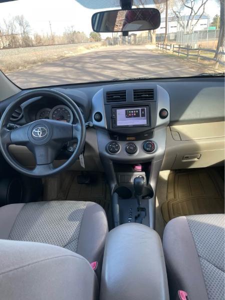 Toyota RAV4 Base I4 2WD 2007