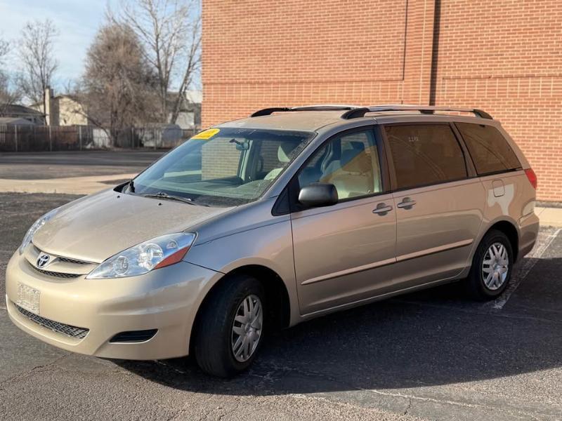 Toyota Sienna CE FWD 7-Passenger 2008
