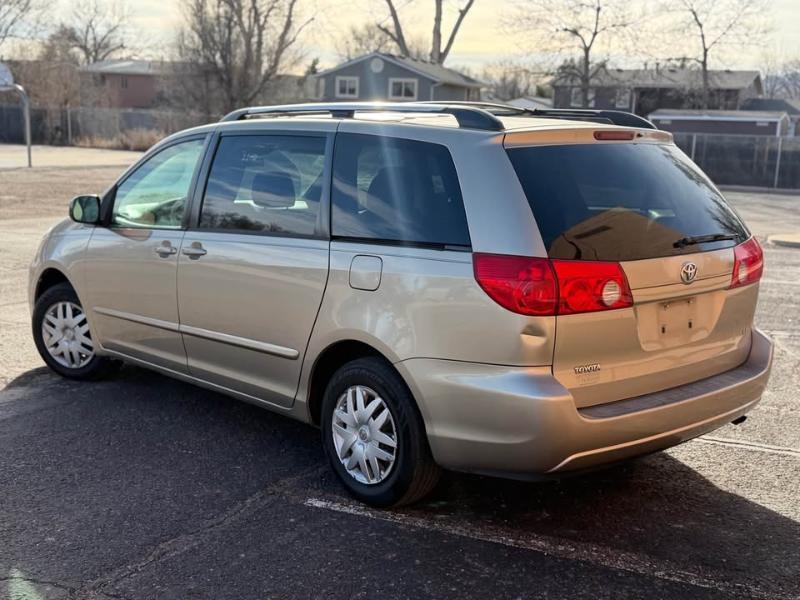 Toyota Sienna CE FWD 7-Passenger 2008