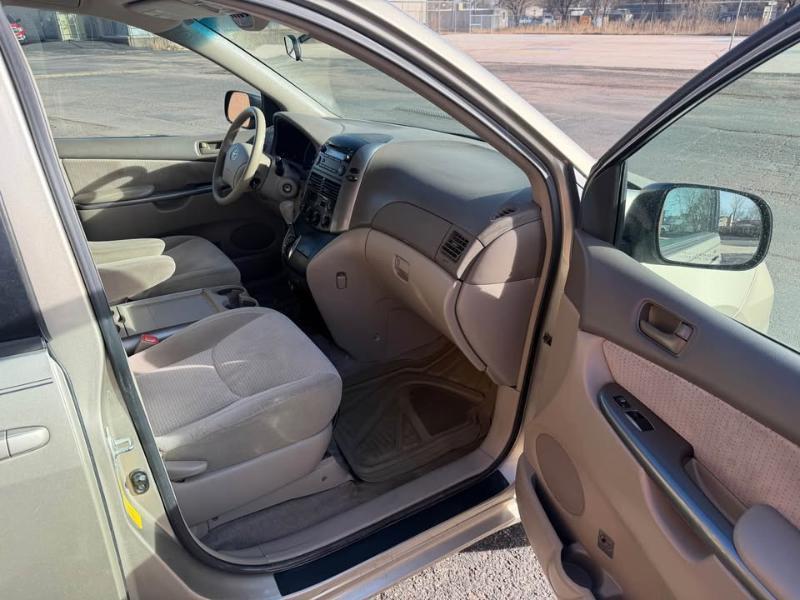 Toyota Sienna CE FWD 7-Passenger 2008