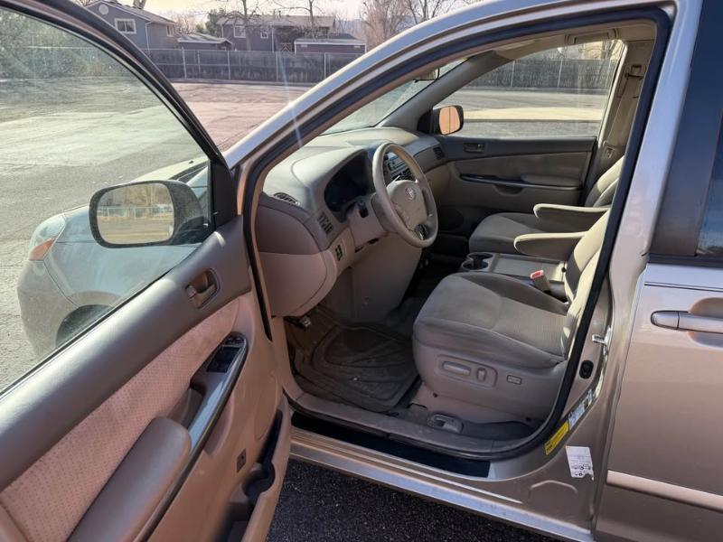 Toyota Sienna CE FWD 7-Passenger 2008