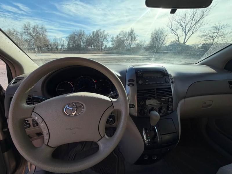 Toyota Sienna CE FWD 7-Passenger 2008