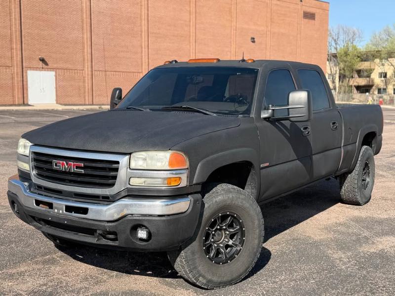 2004 GMC Sierra 2500HD Work Truck Crew Cab Long Bed 4WD