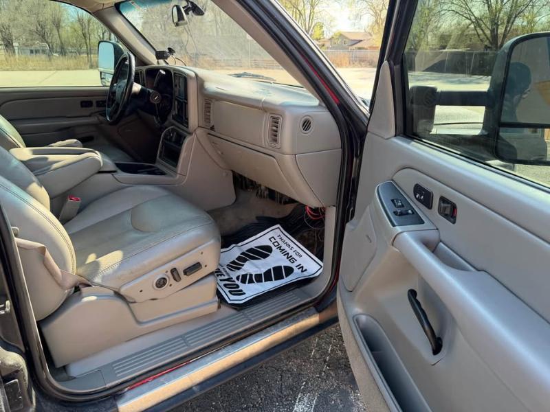 GMC Sierra 2500HD Work Truck Crew Cab Long Bed 4WD 2004