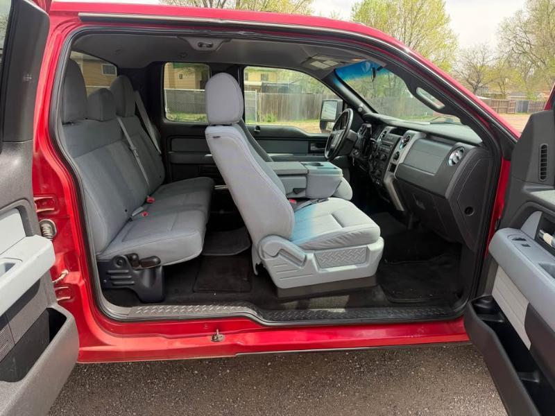 Ford F-150 XL SuperCab 8-ft. Bed 4WD 2012