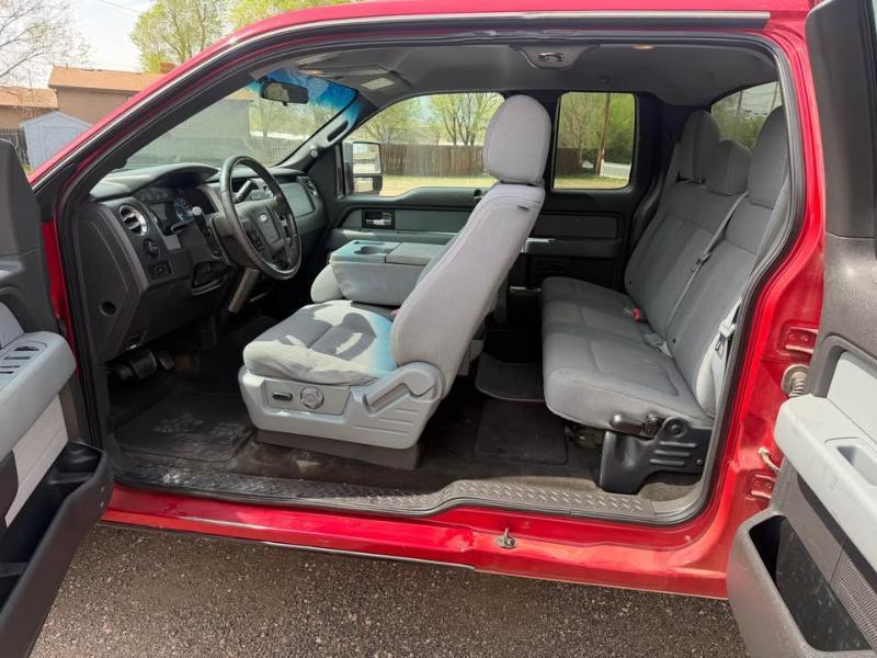 Ford F-150 XL SuperCab 8-ft. Bed 4WD 2012