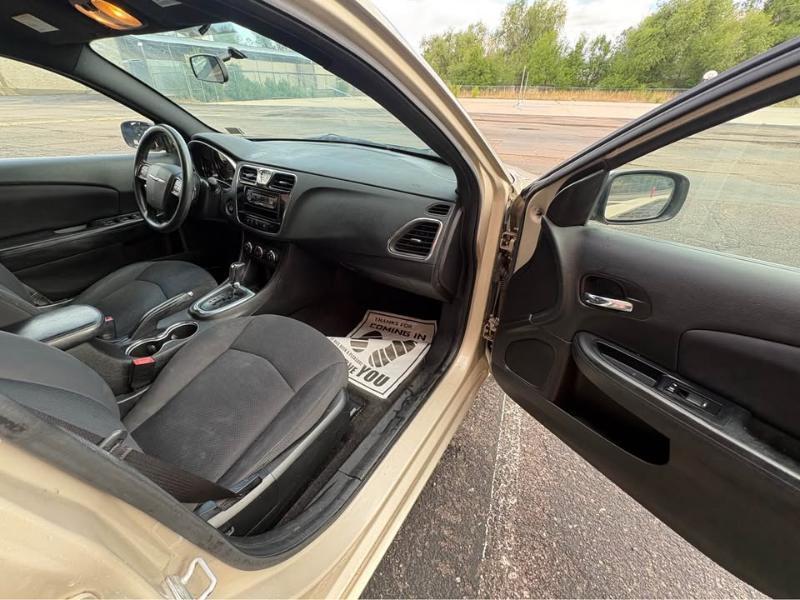 Chrysler 200 LX 2013