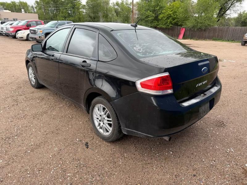 Ford Focus S Sedan 2010