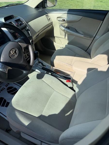 Toyota Corolla L 5-Speed MT 2013