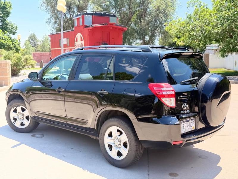 Toyota RAV4 Base I4 4WD 2011