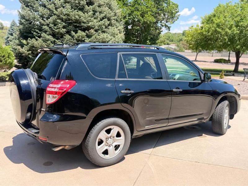Toyota RAV4 Base I4 4WD 2011