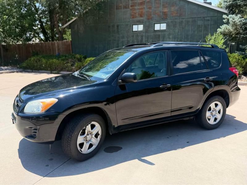 Toyota RAV4 Base I4 4WD 2011