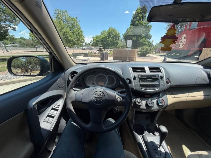 Toyota RAV4 Base I4 4WD 2011