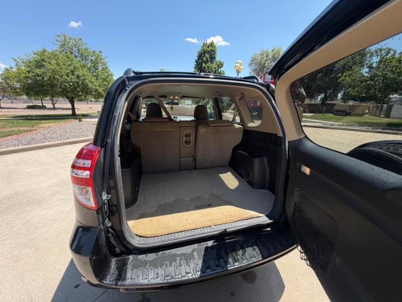 Toyota RAV4 Base I4 4WD 2011