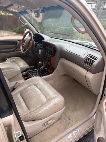 Lexus LX 470 Base 2001