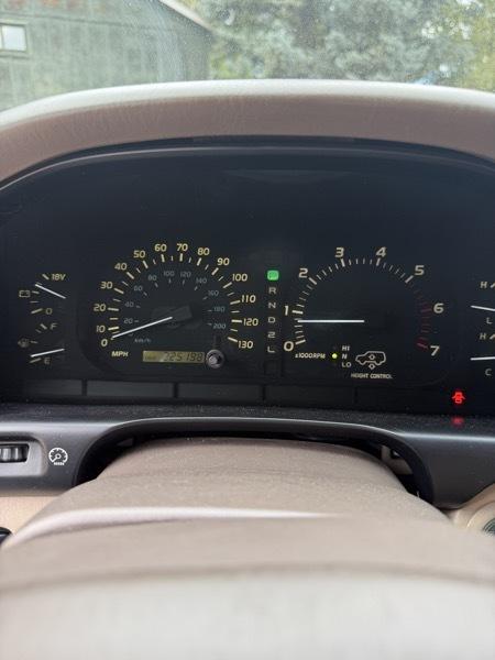 Lexus LX 470 Base 2001