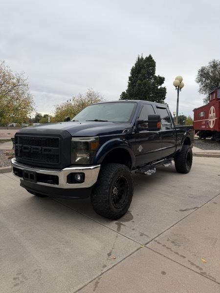 Ford F-250 SD Lariat Crew Cab 4WD 2015