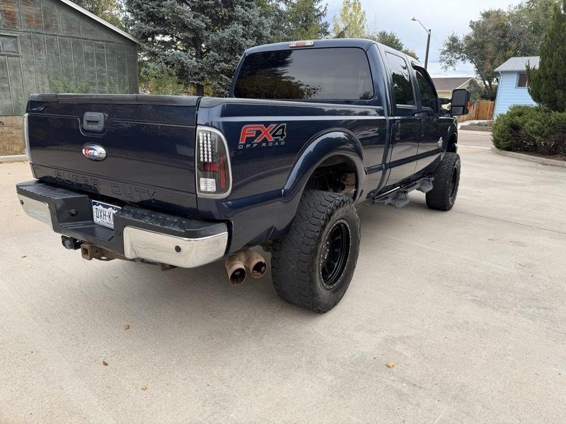 Ford F-250 SD Lariat Crew Cab 4WD 2015