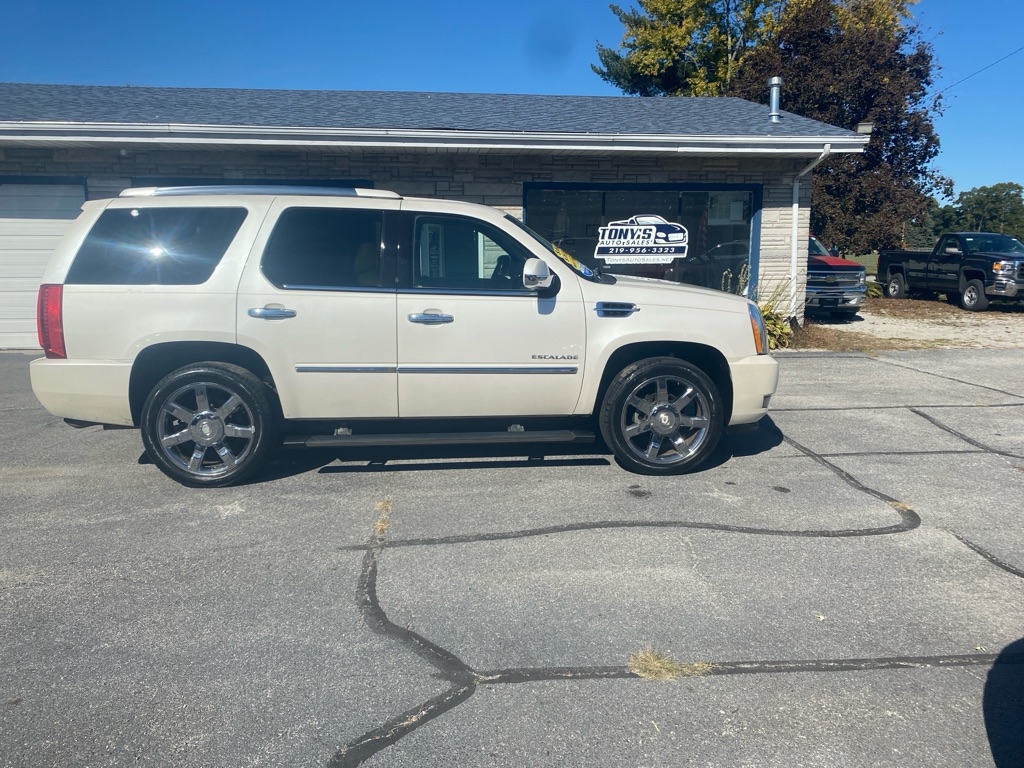 2011 Cadillac Escalade Premium's photo