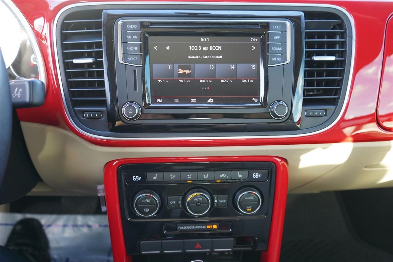 2019 Volkswagen Beetle SE - Photo 13