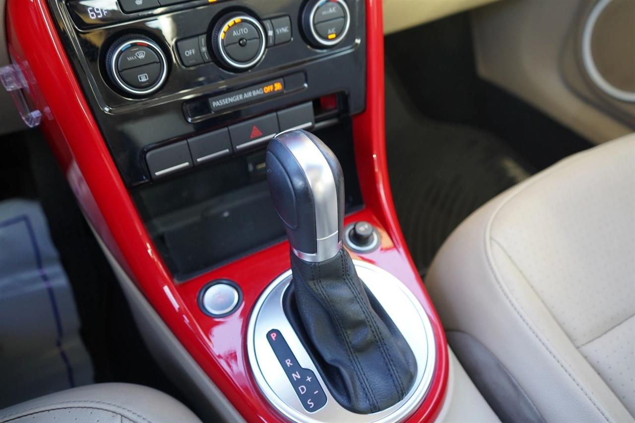 2019 Volkswagen Beetle SE - Photo 14