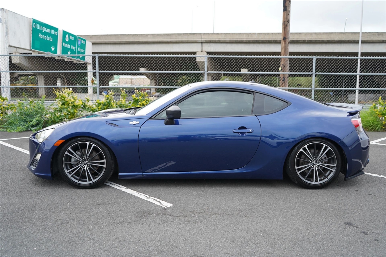 2013 Scion FR-S photo 2