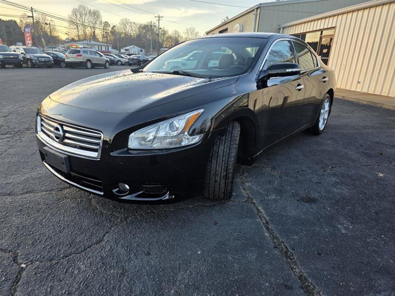 Nissan Maxima S 2012