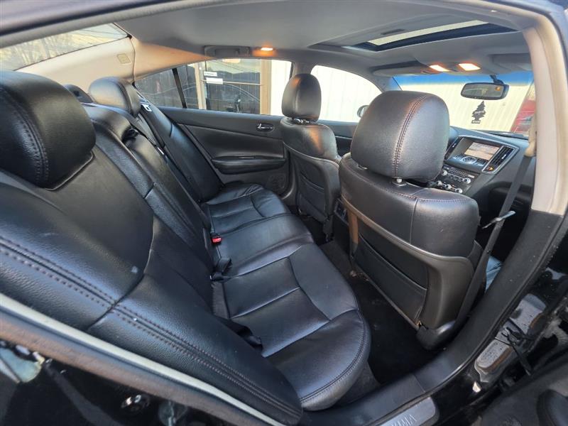 Nissan Maxima S 2012