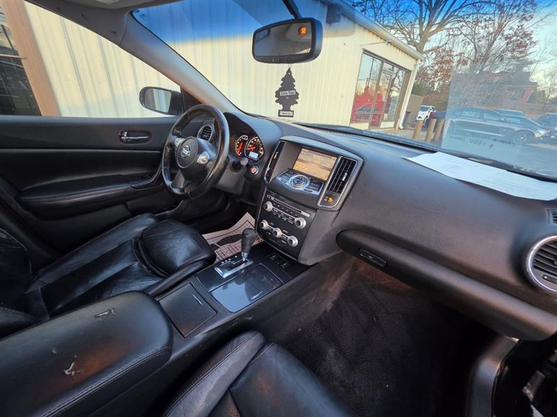Nissan Maxima S 2012