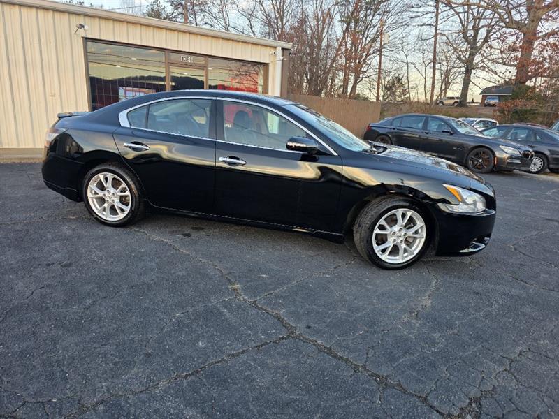 Nissan Maxima S 2012