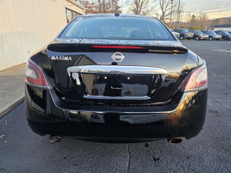 Nissan Maxima S 2012