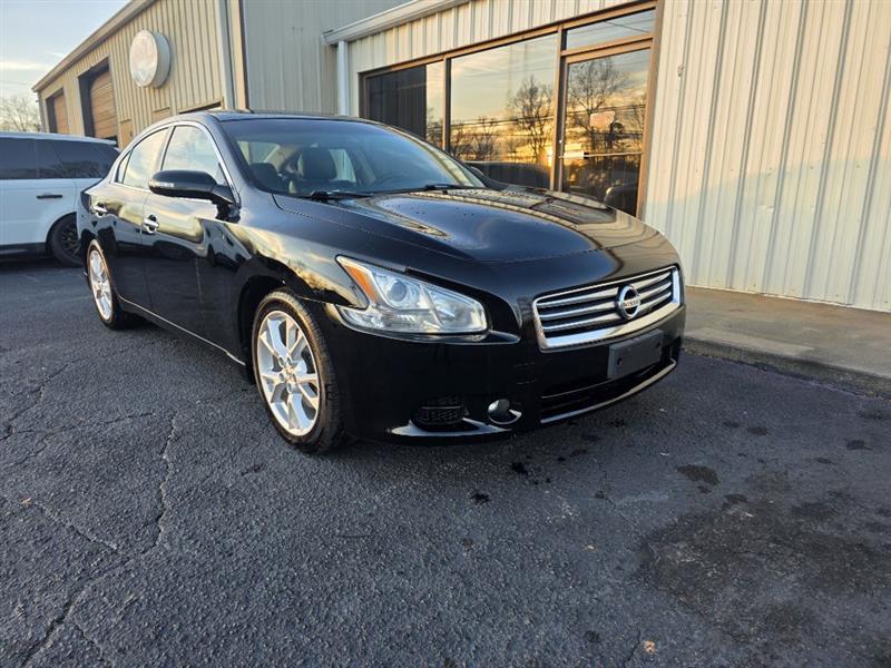 Nissan Maxima S 2012