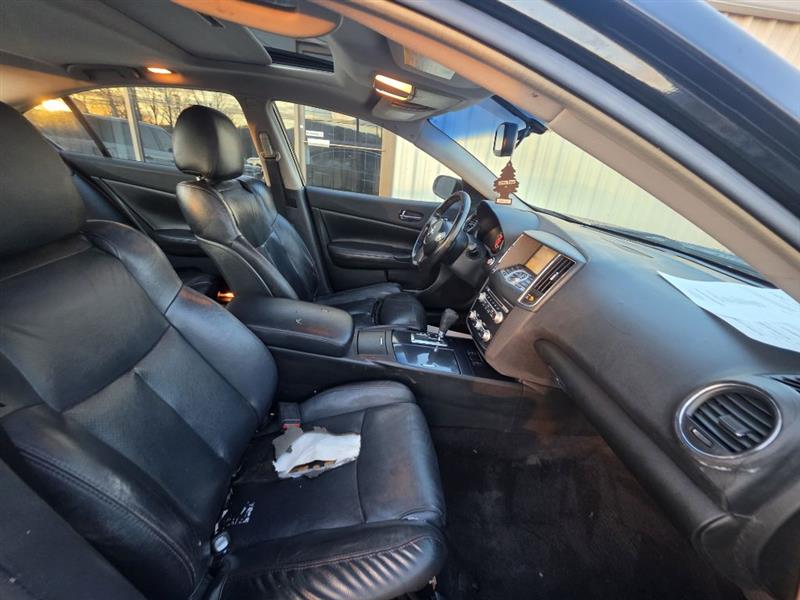 Nissan Maxima S 2012