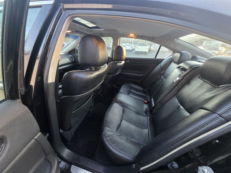 Nissan Maxima S 2012