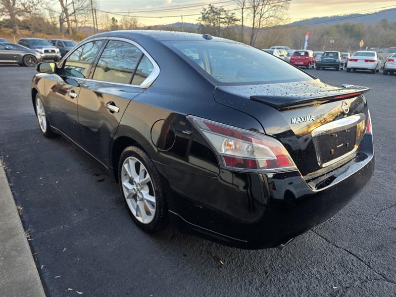 Nissan Maxima S 2012