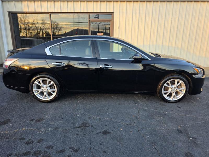 Nissan Maxima S 2012