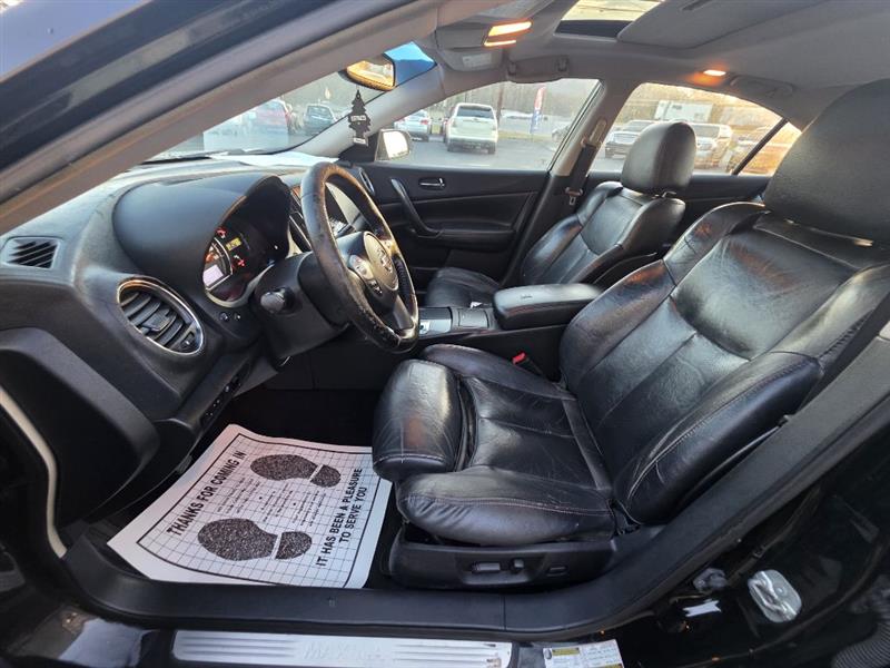 Nissan Maxima S 2012