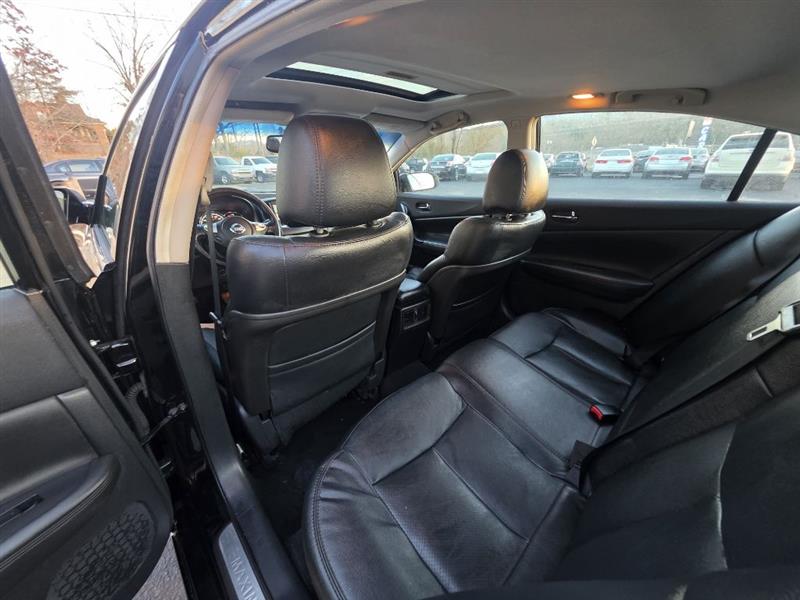 Nissan Maxima S 2012