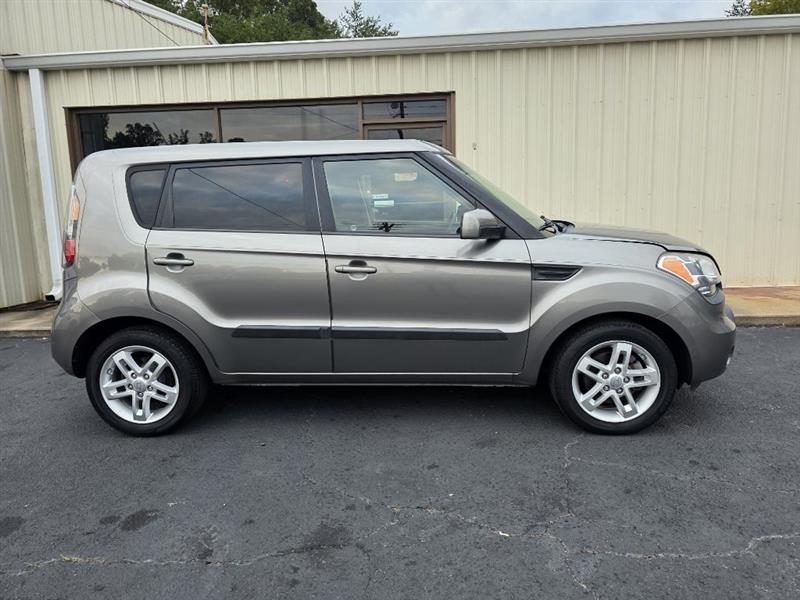 Kia Soul + 2011