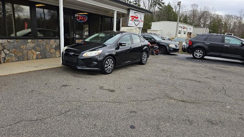 Ford Focus SE Sedan 2014