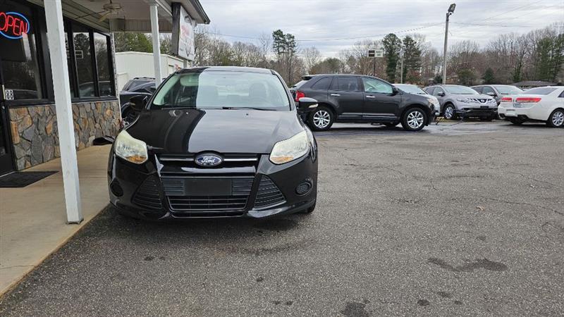 Ford Focus SE Sedan 2014