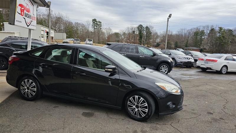 Ford Focus SE Sedan 2014